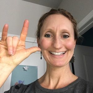 Meet your Posher, Cynthia